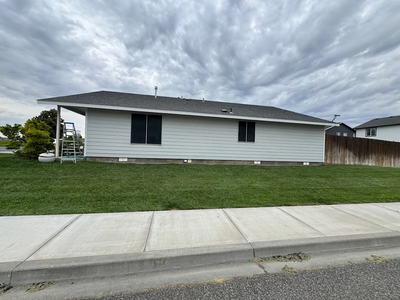 Light-gray back exterior